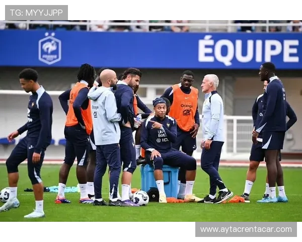 姆巴佩国家队与俱乐部成长路径对比分析