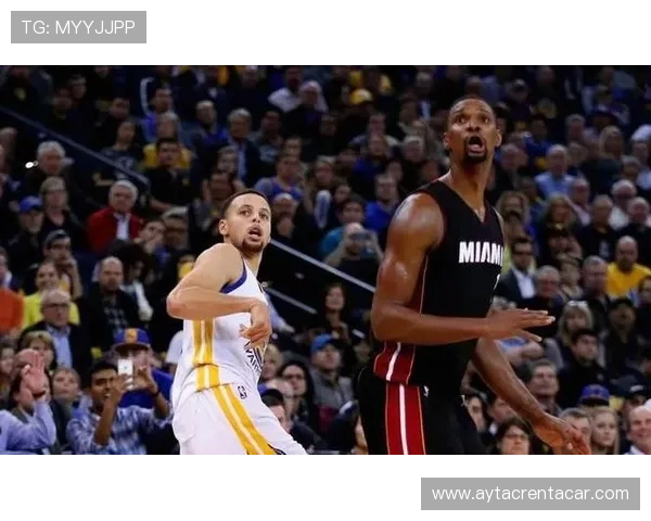 国际篮联与美国NBA对于三秒区违规的判罚标准究竟有什么具体差异？